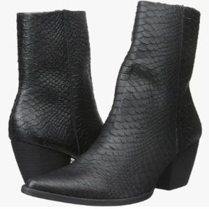 MATISSE at ANTHROPOLOGIE Caty Snakeskin Textured Leather Black Heeled Boots 8 M